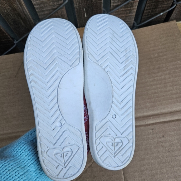 Roxy Red White Floral Casual Lace Sneakers Shoes Size 3 - Picture 16 of 16